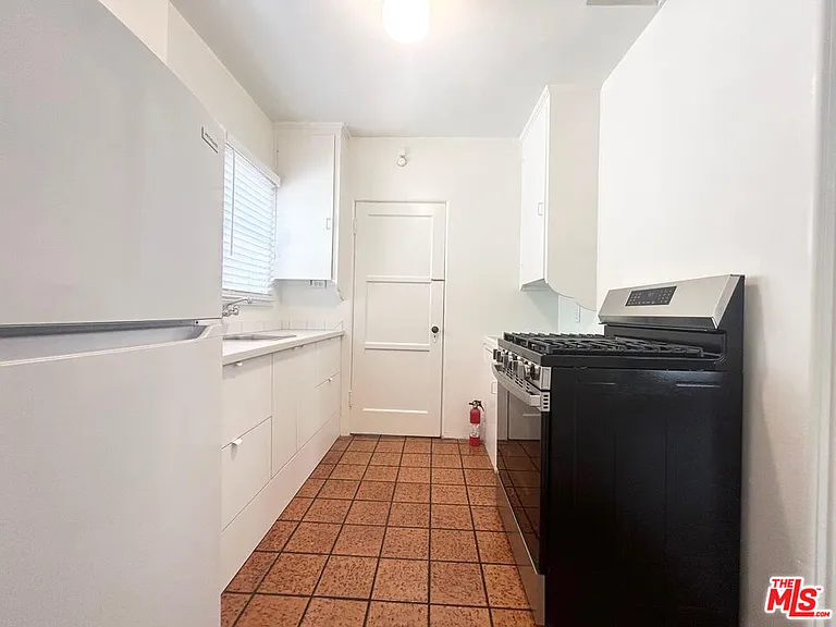 940 Milwood Ave — Photo 6