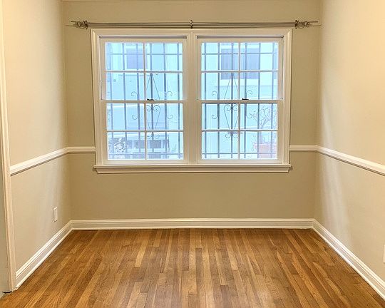 4th image of 409 Shirley Pl