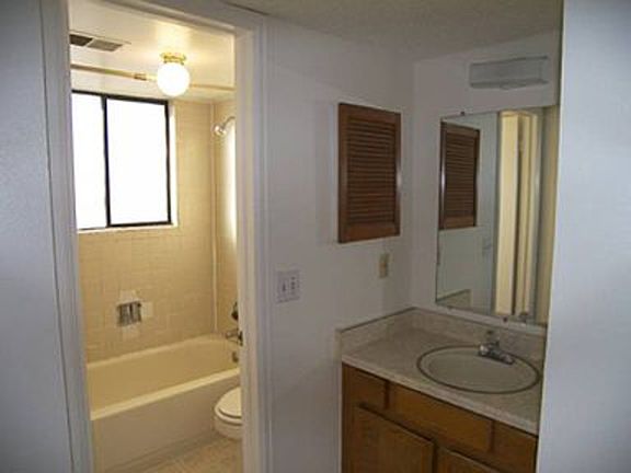 5th image of 1358 S Irving St #11