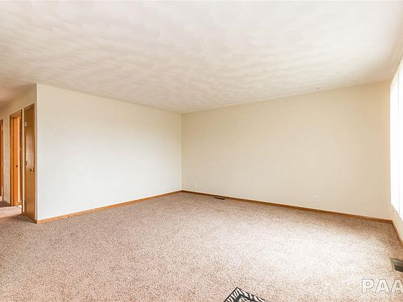 4th image of 1254 Kingsbury Rd