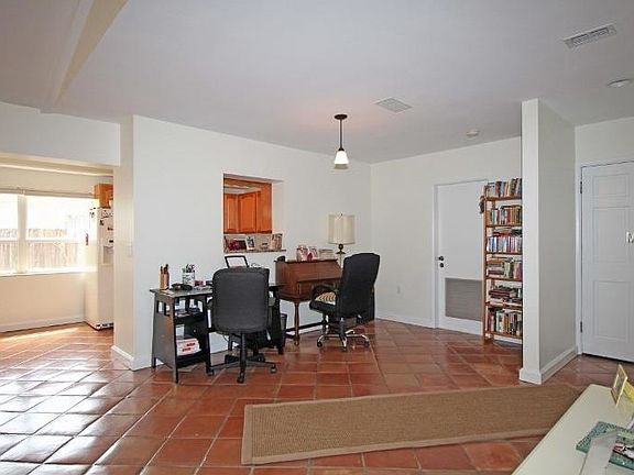 3rd image of 117 Huron Ave