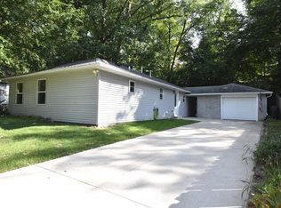 29917 Greenleaf Dr, Burlington, WI 53105