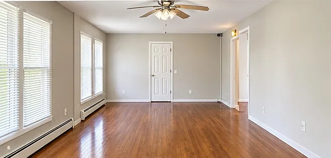 3 bed, 1975 sqft, $2,895 — Photo 4