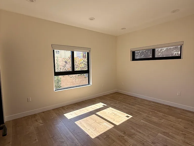 2215 N Naomi St #102 — Photo 11