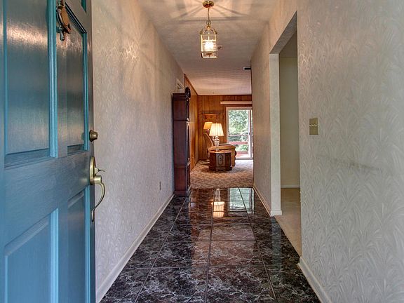 4th image of 6993 Hanson Dr N