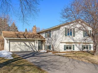 11680 Riverview Rd, Eden Prairie, MN 55347