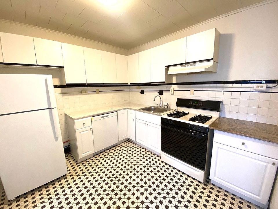 1st image of 135 Brunswick St #1