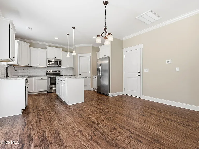 318 Dunston Rd — Photo 21