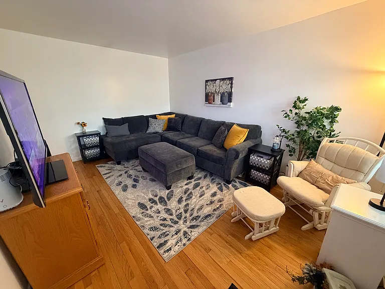 42 Newby Ave — Photo 2