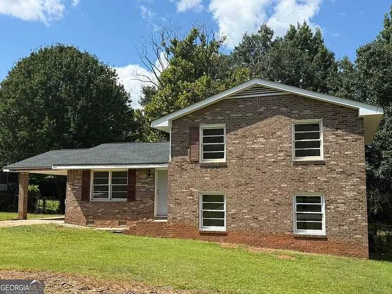 119 Amberwood Ln — Photo 1