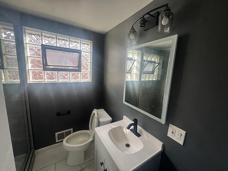 5130 S Sayre Ave — Photo 7