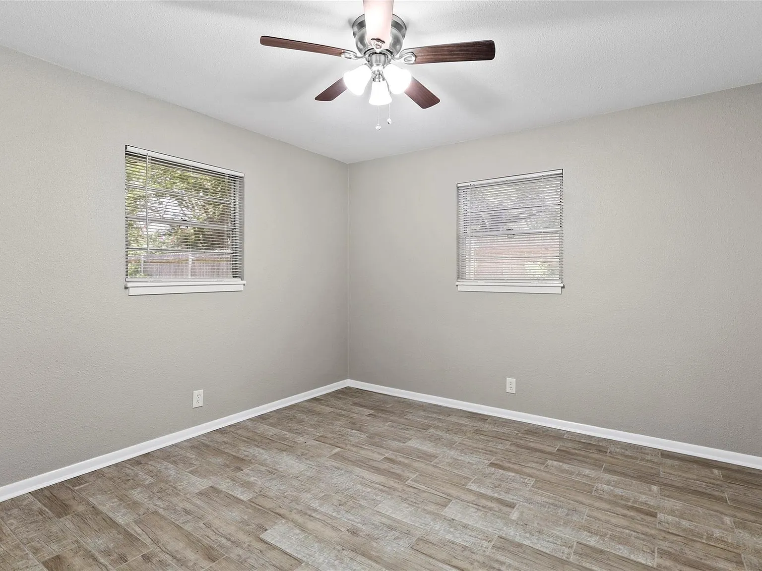 3 bed, 1358 sqft, $2,150 — Photo 4