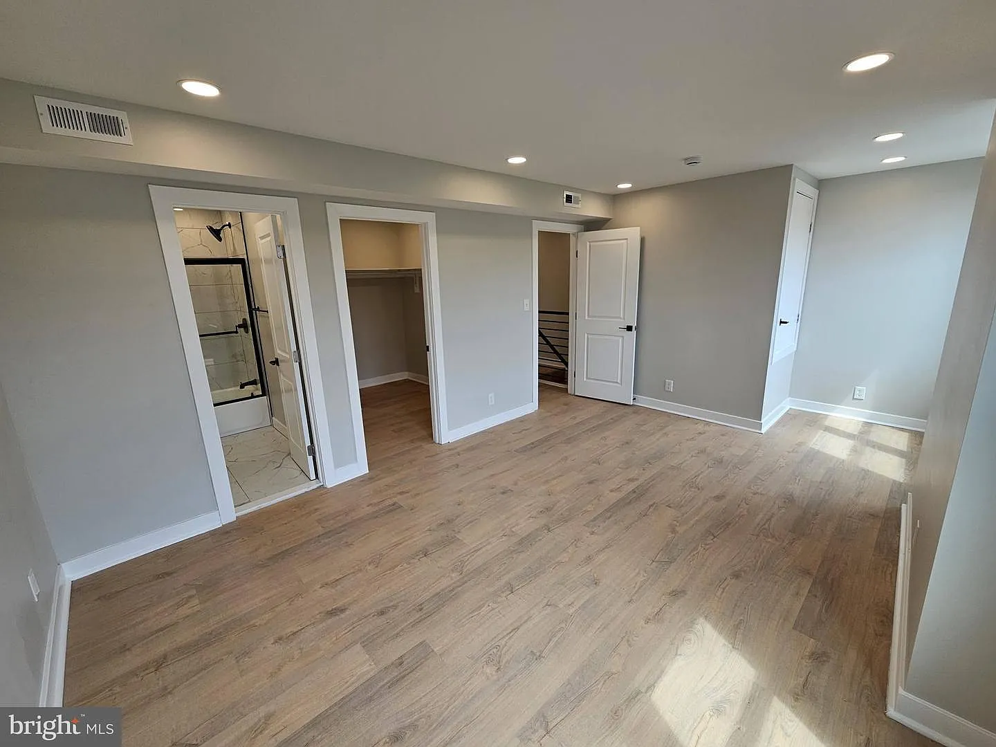 1 bed, 720 sqft, $1,900 — Photo 1