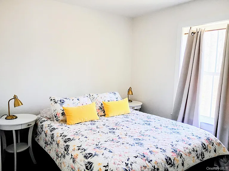 13595 Soundview Ave — Photo 16