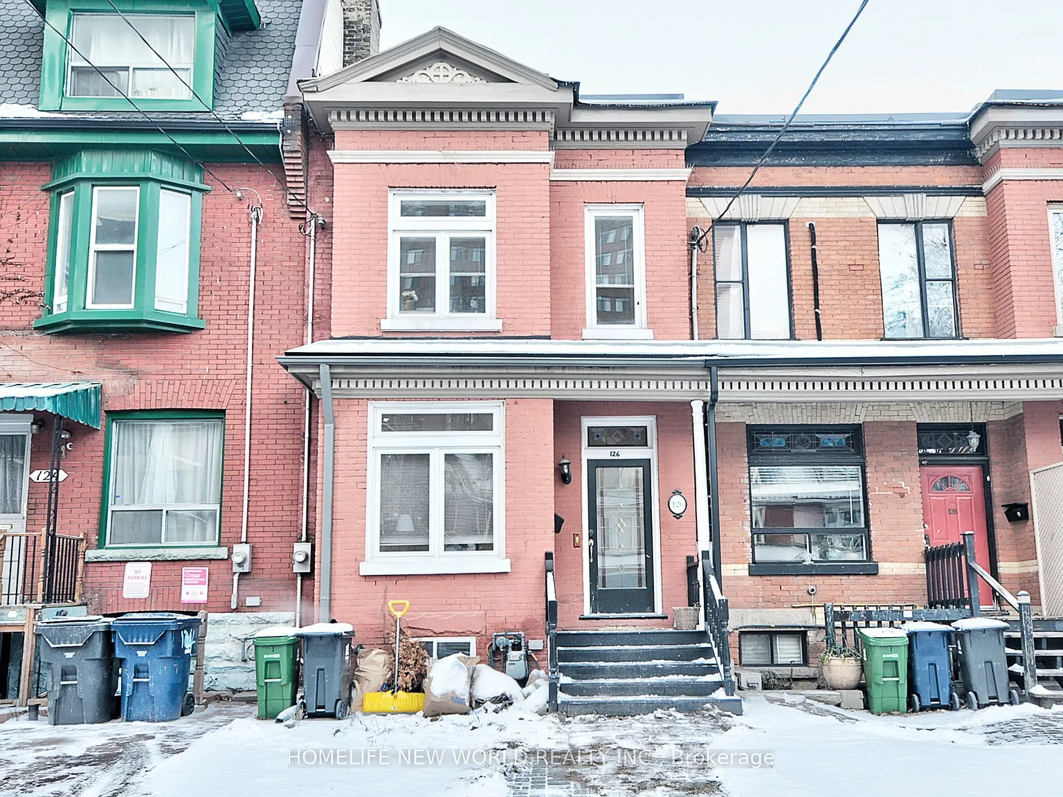 3 bed, $1,300 — Photo 1