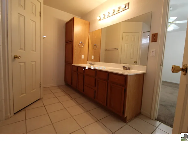5211 James Loop — Photo 22