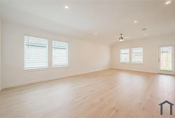 3 bed, 1661 sqft, $2,175 — Photo 4