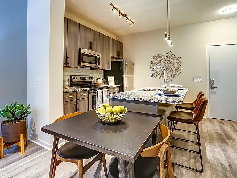 Kitchen/Dining Area