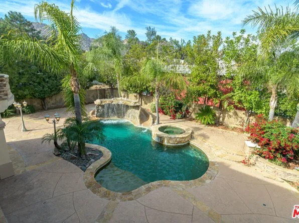 22455 Pacific Oak Dr, Chatsworth, CA 91311