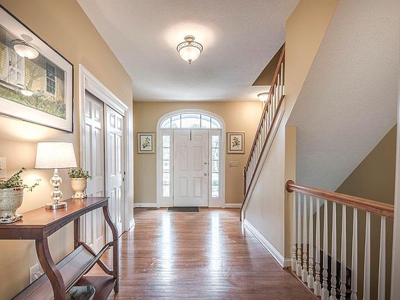 3rd image of 9876 Glasgow Ct