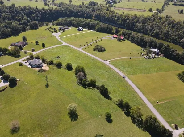 1675 Herrington Hls, Lancaster, KY 40444