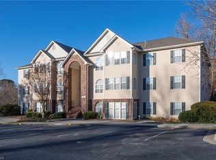 2034 Salem Bluff Dr, Winston Salem, NC 27127