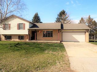 4646 Wild Deer Trl, Roscoe, IL 61073