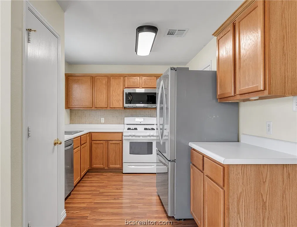 2 bed, 912 sqft, $1,450 — Photo 4