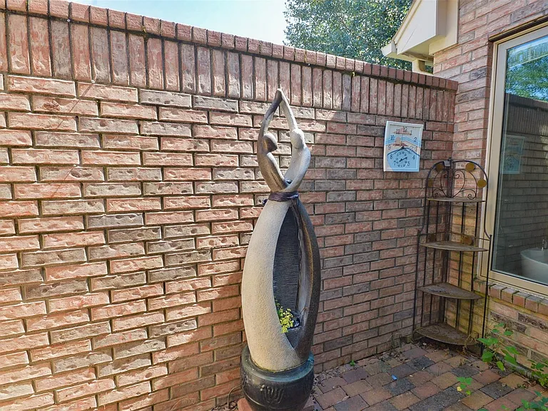 4510 Elmstone Ct — Photo 8