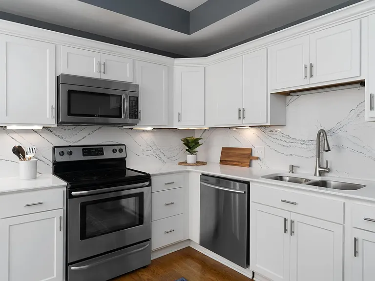 56 Euclid Ave — Photo 3