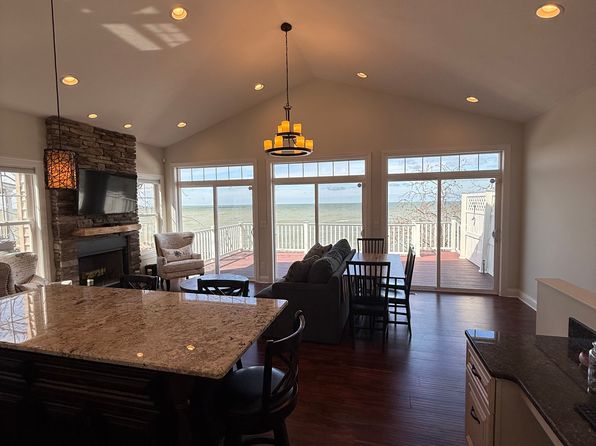 (undisclosed Address), Eastlake, OH 44095