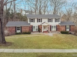 135 S Greentrails Dr, Chesterfield, MO 63017