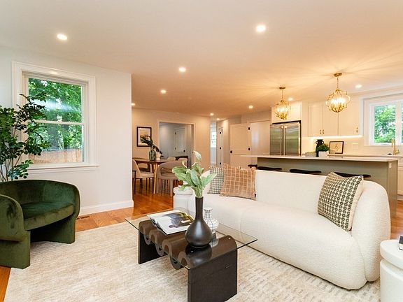 2nd image of 22 Bellevue St APT 2