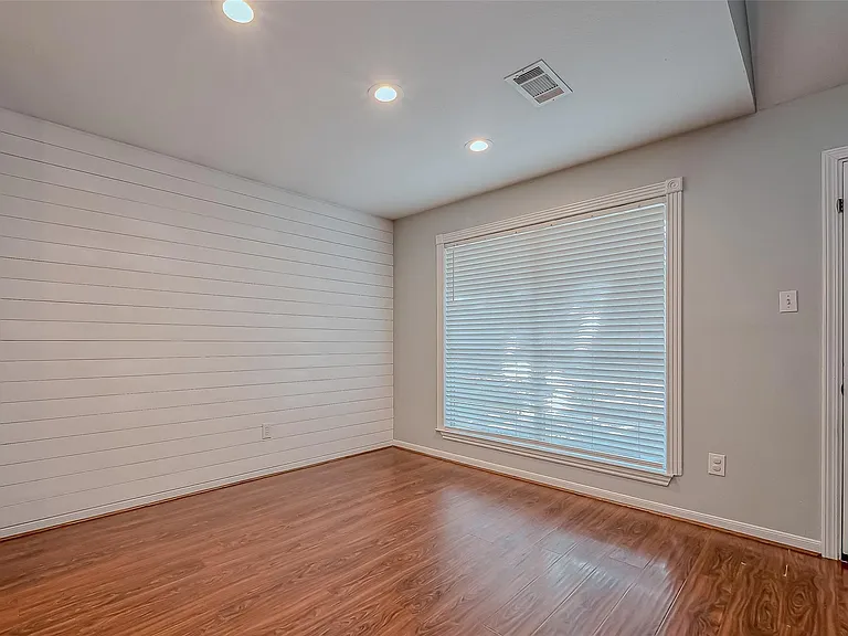 7135 Woodland Oaks — Photo 11