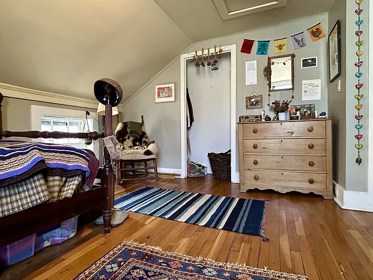 215 Maple St — Photo 17