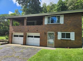 921 Sharon Rd, Beaver, PA 15009