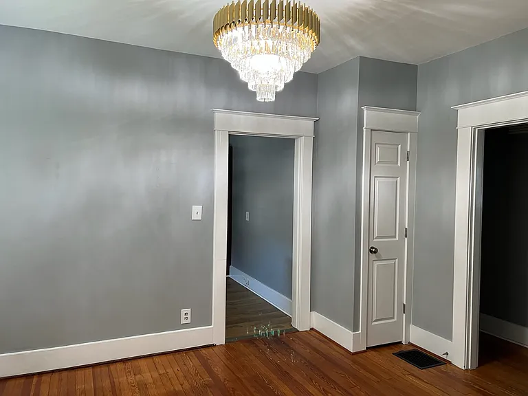 2321 Hawthorne Ave — Photo 5