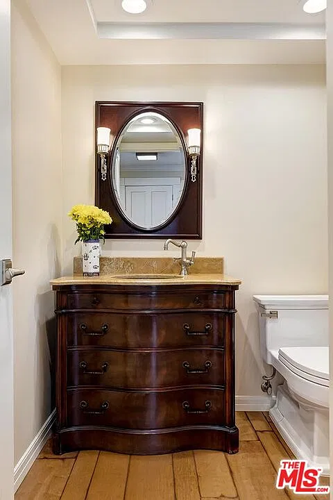 3 bed, 3.5 bath, 2400 sqft, $9,300 — Photo 3