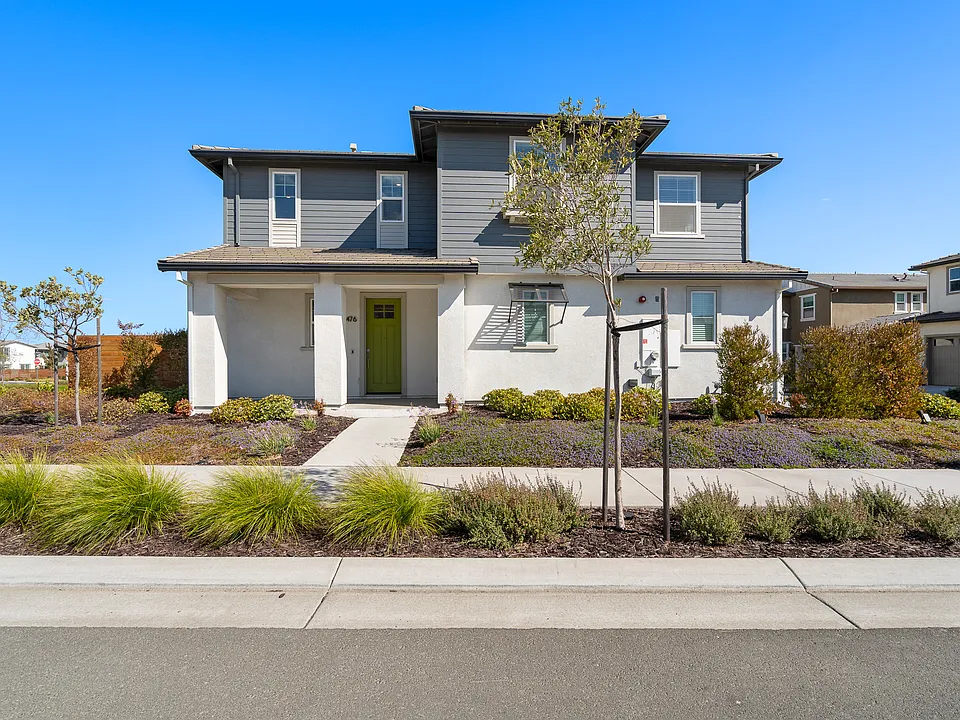 2476 Laramie Cir