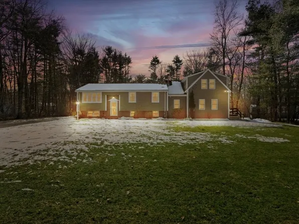 27 George St, Hanson, MA 02341