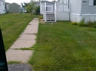 28842 Beechwood Ave, Flat Rock, MI 48134