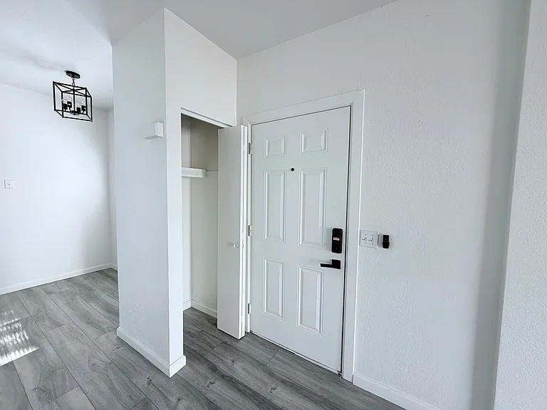 2814 E Kathleen Rd #102 — Photo 6