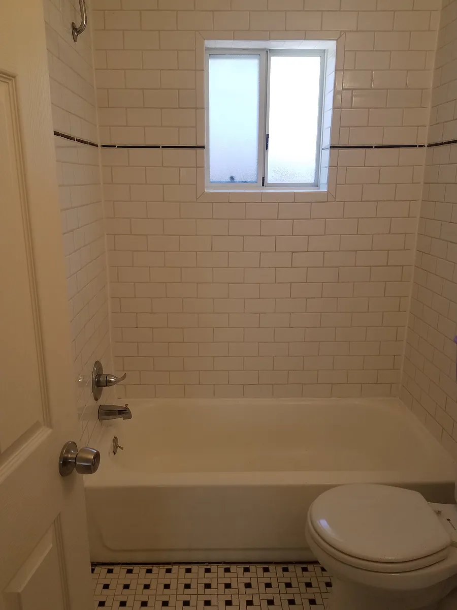 Building Photo - 2303 N Ralph Ave #2303