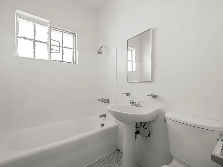 129 N Oxford Ave — Photo 11