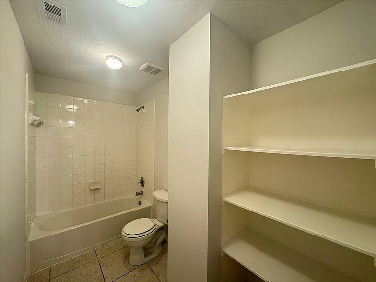 8107 Gran Villa Dr — Photo 40
