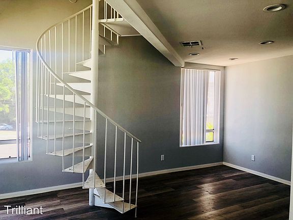 3rd image of 1450 N Vista St APT 204