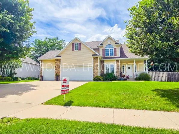 6304 NW 94th St, Johnston, IA 50131