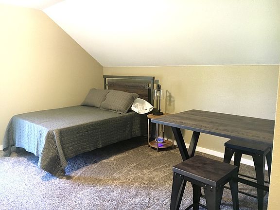2nd image of 104 N Krohn Pl #18