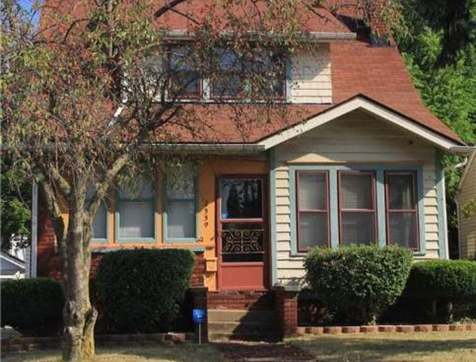 1st image of 2557 Albrecht Ave