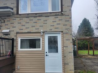 80 Rockport Cres #1, Richmond Hill, ON L4C 2L8